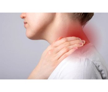 Bolest krční páteře a spaní – jak najít tu nejpohodlnější pozici